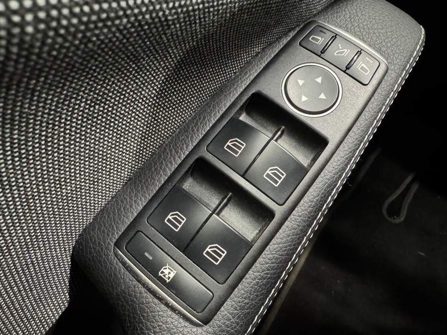 MERCEDES d'occasion CLASSE-A 1.6 A-180 16V de 2017 Villebon Sur