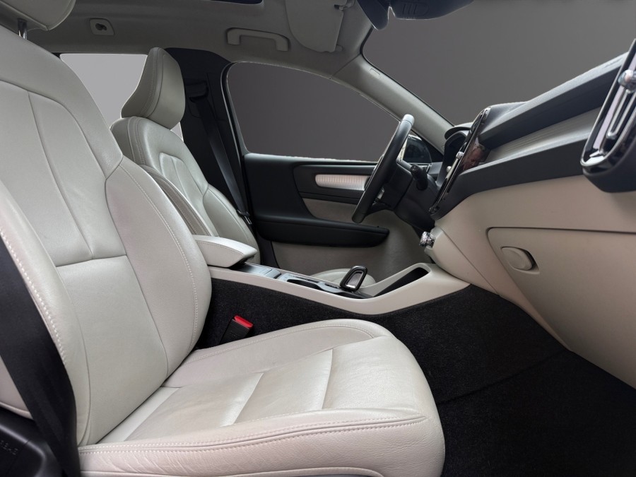 VOLVO d'occasion XC40 T2 129 ESSENTIAL GEARTRONIC de 2020 Cannes (06)﻿