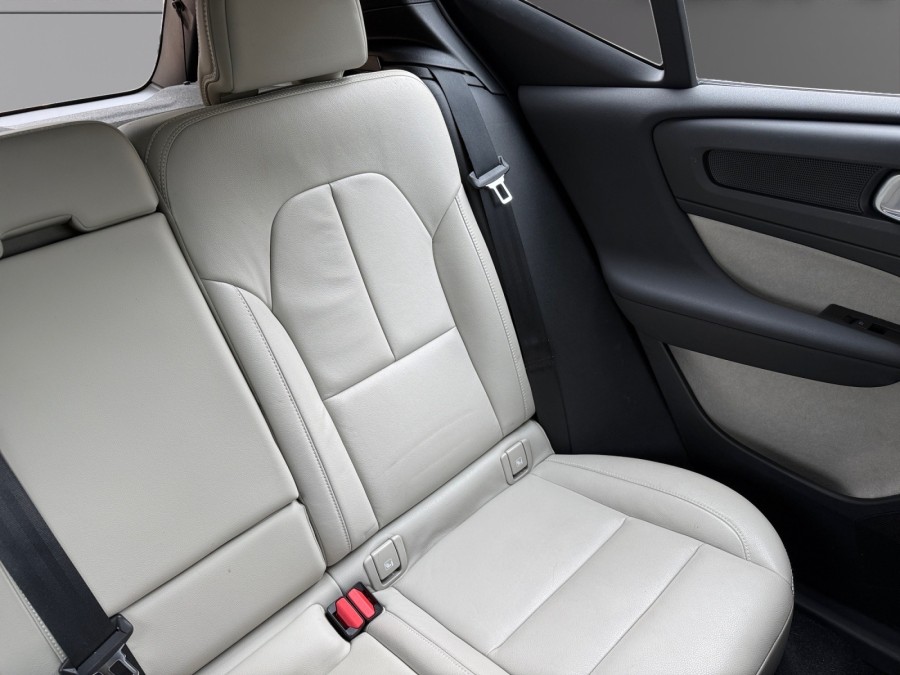 VOLVO d'occasion XC40 T2 129 ESSENTIAL GEARTRONIC de 2020 Cannes (06)﻿