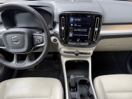 VOLVO d'occasion XC40 T2 129 ESSENTIAL GEARTRONIC de 2020 Cannes (06)﻿