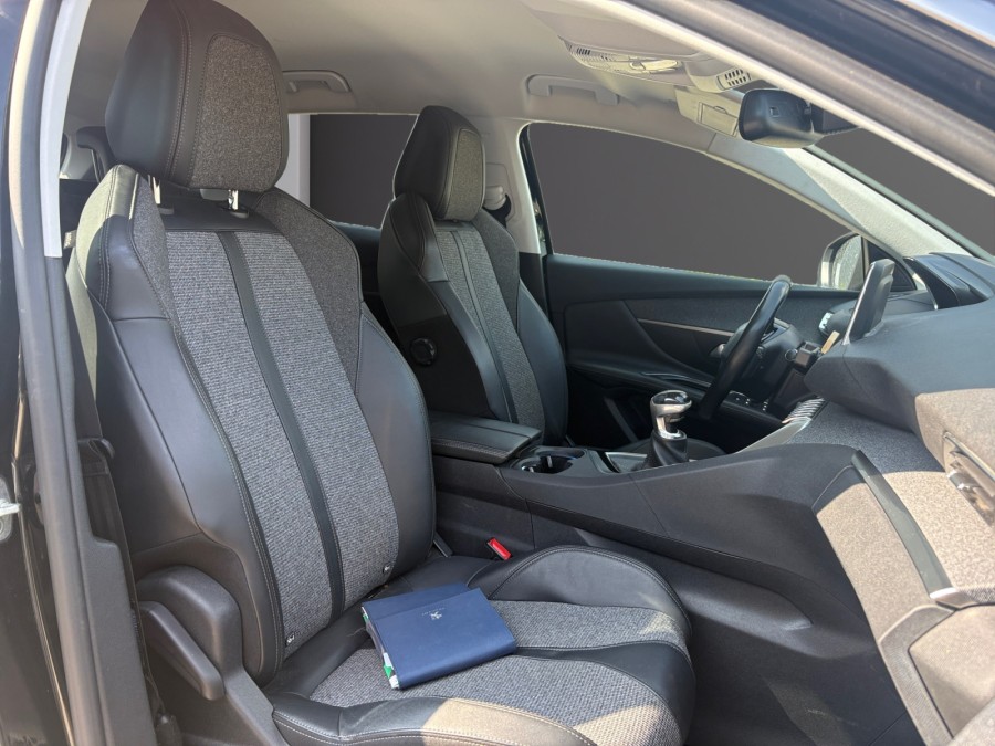 PEUGEOT d'occasion 3008 II SUV 1.5 BLUE HDI 130 de 2019 Lyon Nord