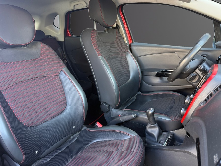 RENAULT d'occasion CAPTUR 0.9 TCE 90 LIFE ENERGY de 2015 Andrezieux