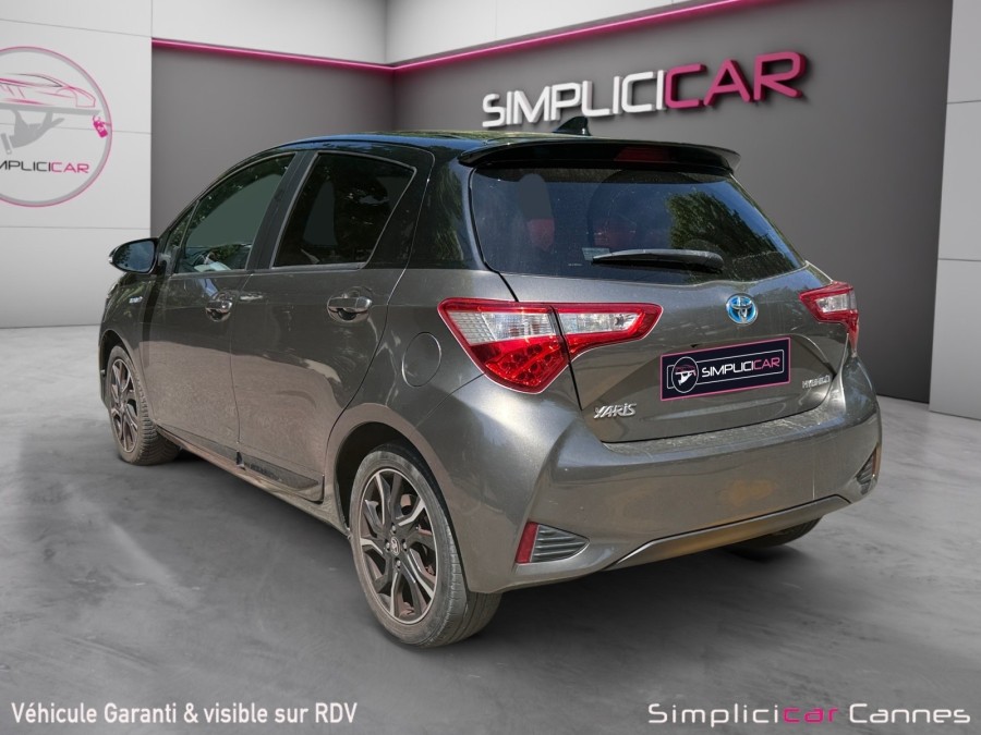 TOYOTA d'occasion YARIS 100H collection de 2018 Cannes (06)﻿