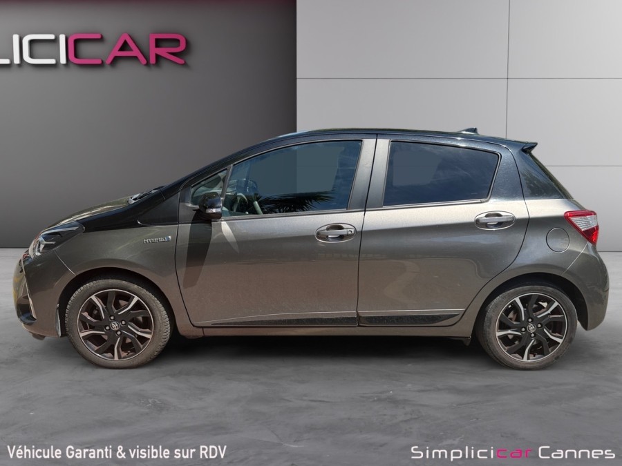 TOYOTA d'occasion YARIS 100H collection de 2018 Cannes (06)﻿