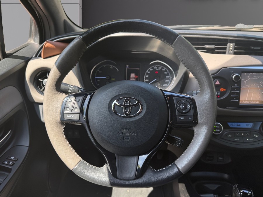 TOYOTA d'occasion YARIS 100H collection de 2018 Cannes (06)﻿