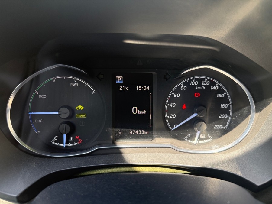 TOYOTA d'occasion YARIS 100H collection de 2018 Cannes (06)﻿