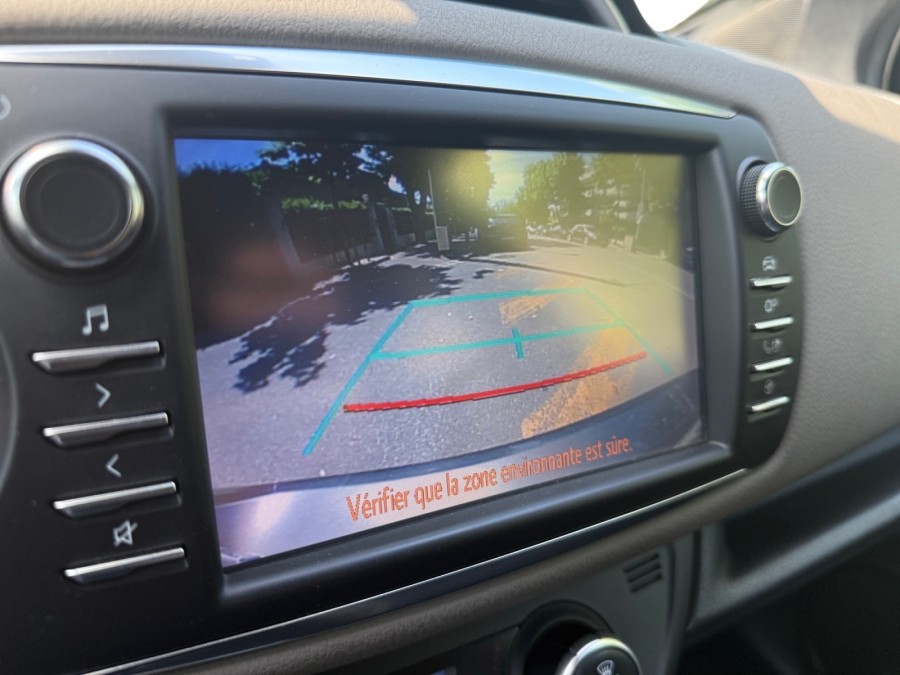 TOYOTA d'occasion YARIS 100H collection de 2018 Cannes (06)﻿