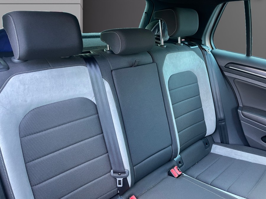 VOLKSWAGEN d'occasion GOLF 2.0 TSI 300 R 4MOTION DSG de 2015 Genevois