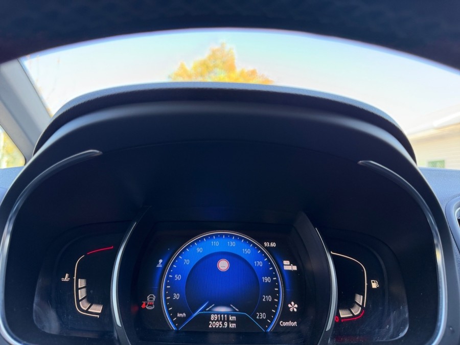 RENAULT d'occasion SCENIC 1.2 TCE 130 ZEN de 2017 Salon de Provence