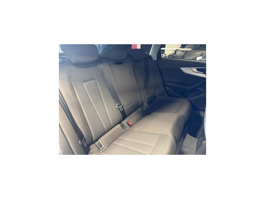 AUDI d'occasion A4 AVANT 30 TDI 136 BUSINESS EXECUTIVE S TRONIC de