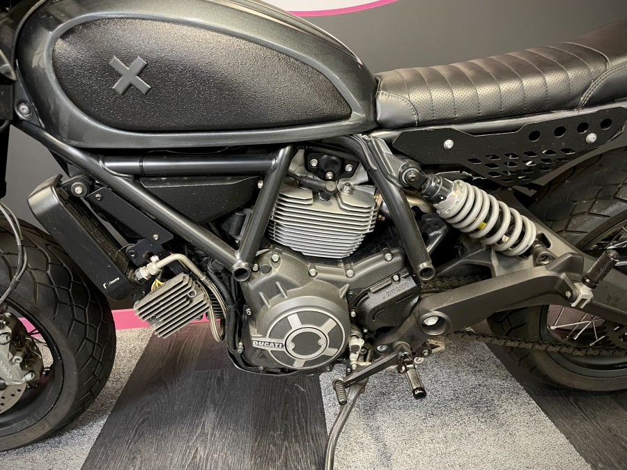 DUCATI d'occasion SCRAMBLER DUCATI SCRAMBLER CUSTOM de 2017 Lyon