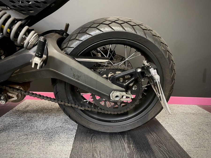 DUCATI d'occasion SCRAMBLER DUCATI SCRAMBLER CUSTOM de 2017 Lyon