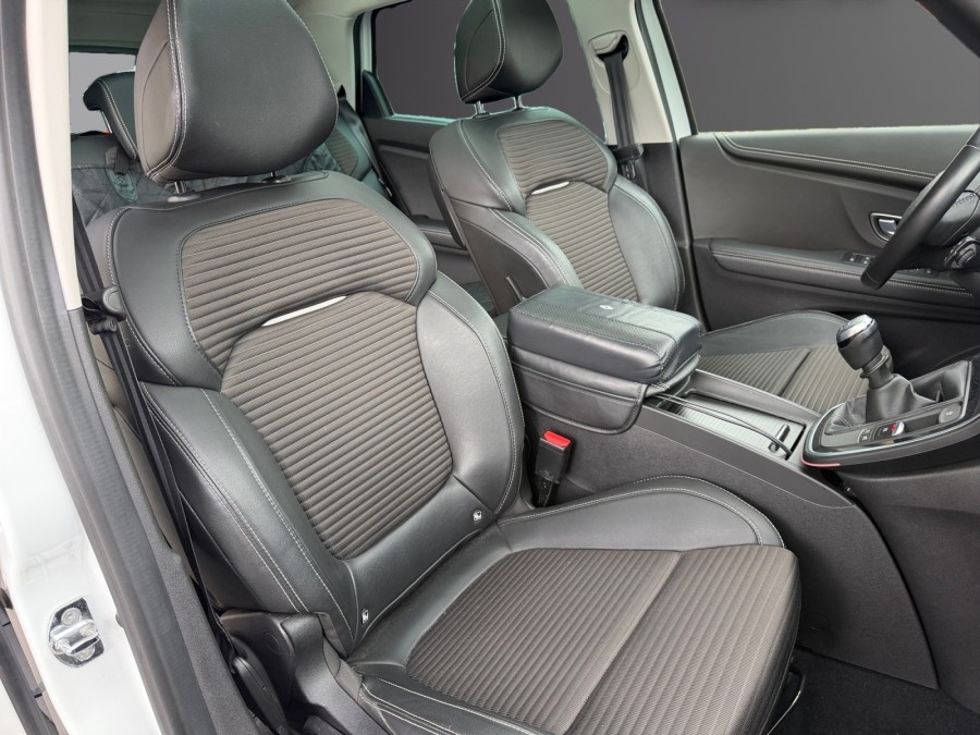 RENAULT d'occasion SCENIC GRAND 1.3 TCE 140 BUSINESS INTENS de 2019