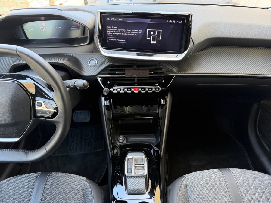 PEUGEOT d'occasion 208 1.2 HYBRID 100 de 2024 Marignane (13)﻿