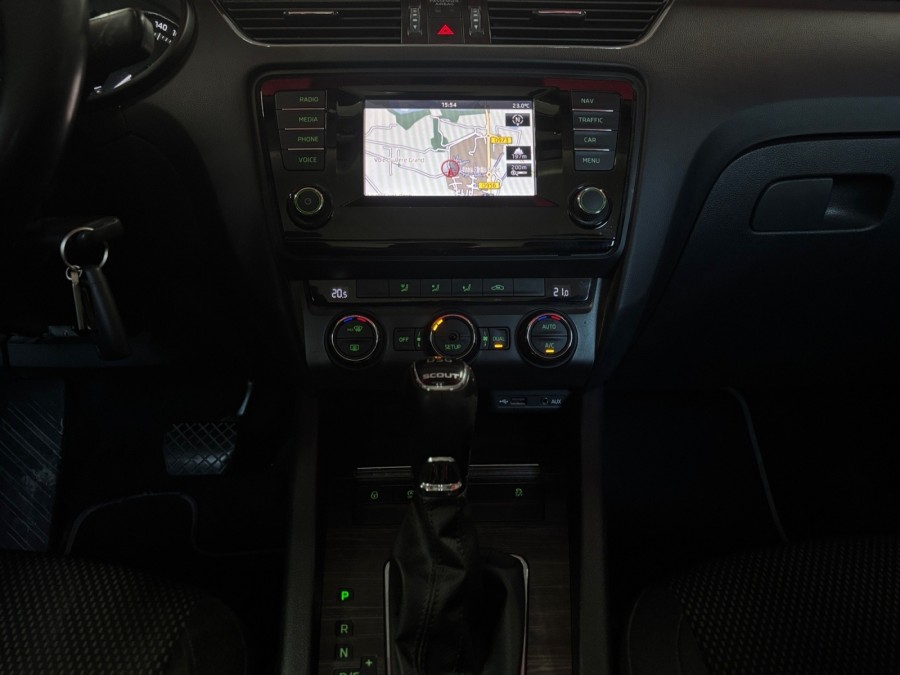 SKODA d'occasion OCTAVIA SCOUT 2.0 TDI 184 4X4 DSG de 2015 Pertuis