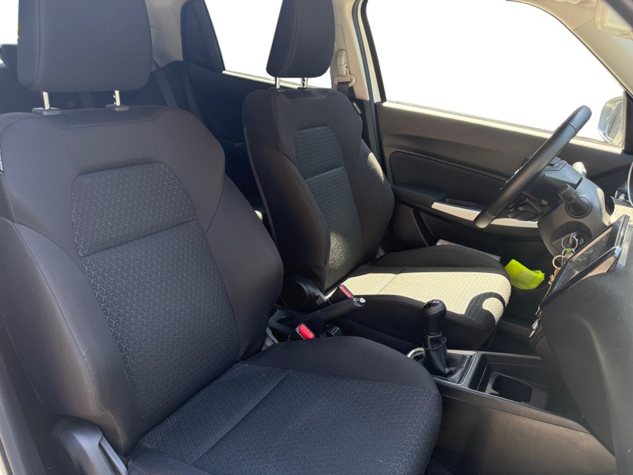 SUZUKI d'occasion SWIFT 1.2 DUALJET HYBRID PRIVILEGE PH2 de 2022 Les