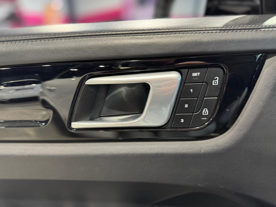 PORSCHE d'occasion CAYENNE 3.0 V6 E-HYBRIDE de 2022 Narbonne (11)﻿