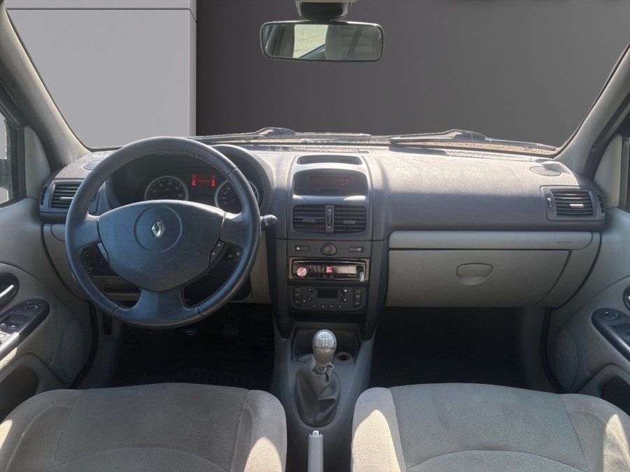 RENAULT d'occasion CLIO CONFORT PACK CLIM DYNAMIQUE 1.6 16V de 2004