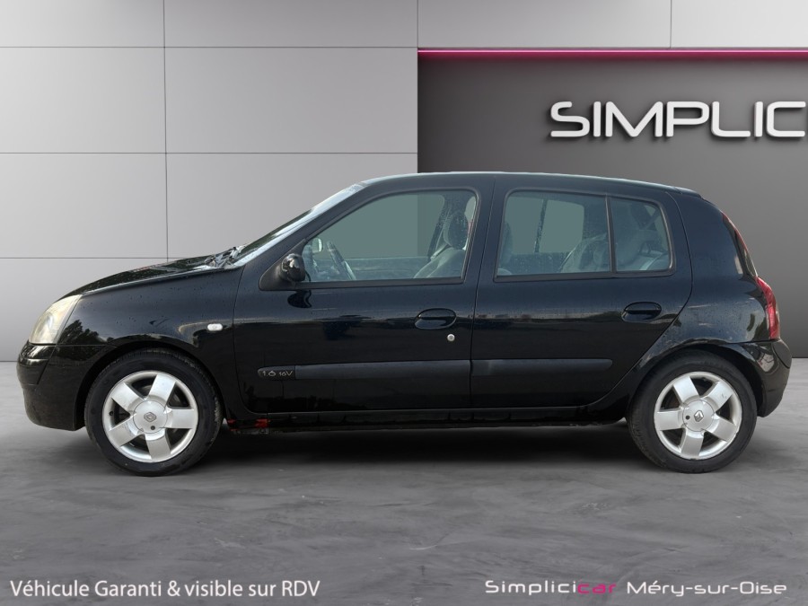 RENAULT d'occasion CLIO CONFORT PACK CLIM DYNAMIQUE 1.6 16V de 2004