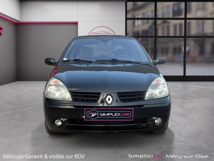 RENAULT d'occasion CLIO CONFORT PACK CLIM DYNAMIQUE 1.6 16V de 2004