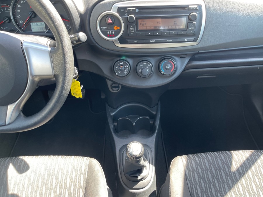 TOYOTA d'occasion YARIS 1.0 VVTI 70 ULTIMATE de 2014 Caen (14)﻿