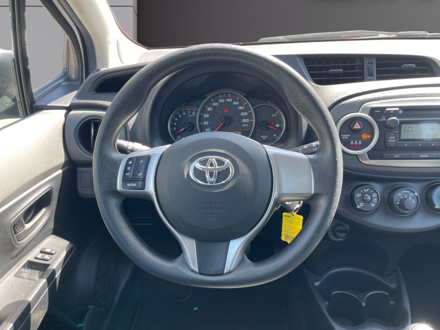 TOYOTA d'occasion YARIS 1.0 VVTI 70 ULTIMATE de 2014 Caen (14)﻿