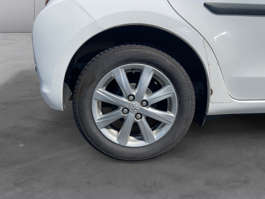 TOYOTA d'occasion YARIS 1.0 VVTI 70 ULTIMATE de 2014 Caen (14)﻿