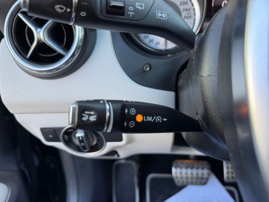 MERCEDES d'occasion GLA 250 4M de 2014 Salon de Provence (13)﻿