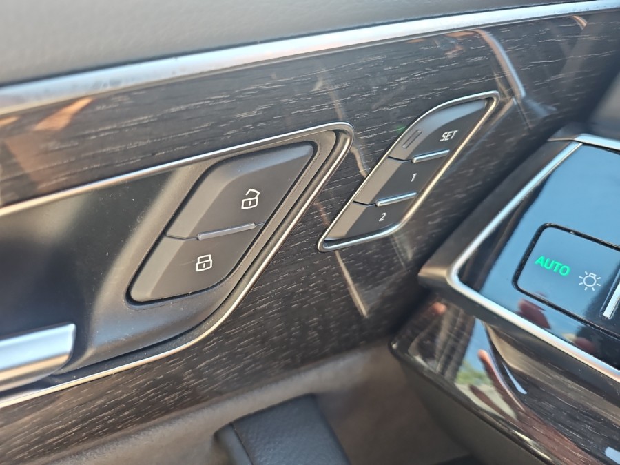 AUDI d'occasion Q8 60 TFSI-E 462 COMPETITION QUATTRO  TIPTRONIC 8 de