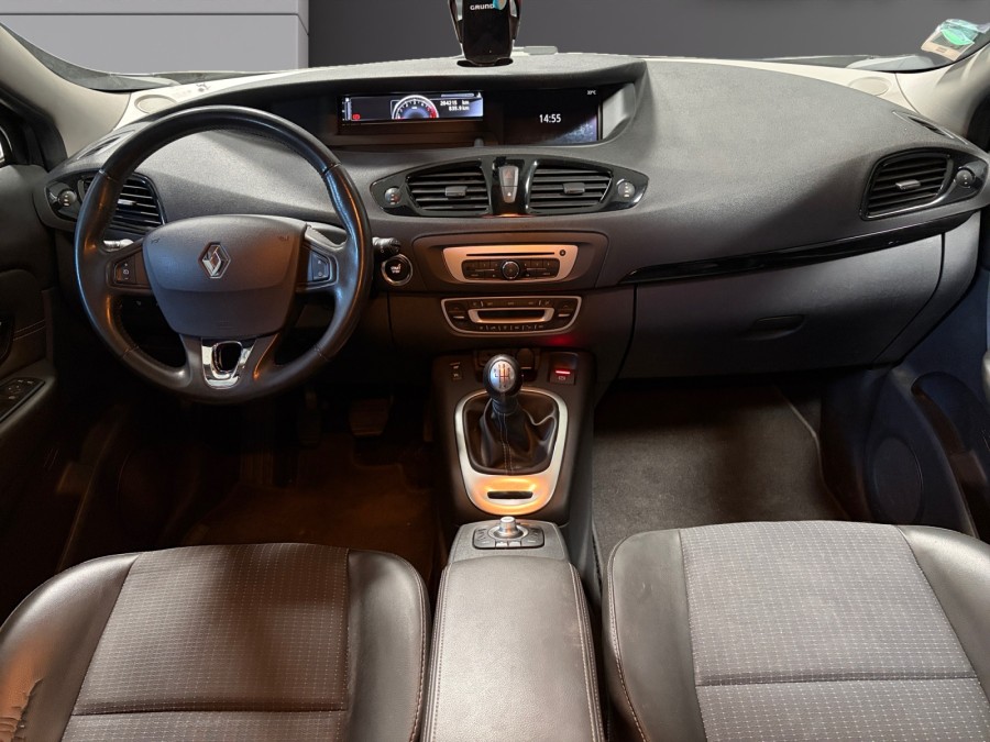 RENAULT d'occasion SCENIC 1.5 DCI 110 LOUNGE de 2015 Fontainebleau