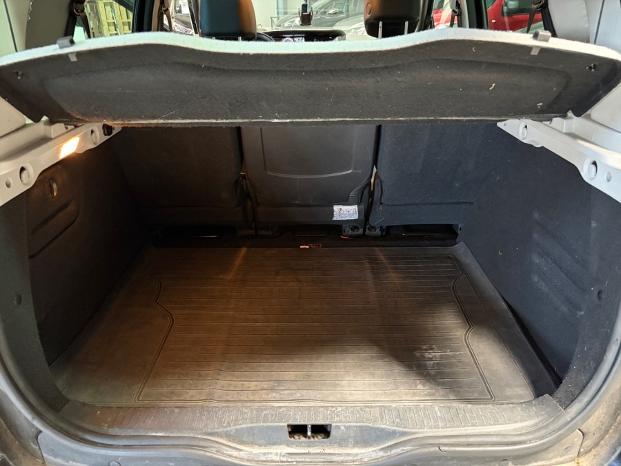 RENAULT d'occasion SCENIC 1.5 DCI 110 LOUNGE de 2015 Fontainebleau