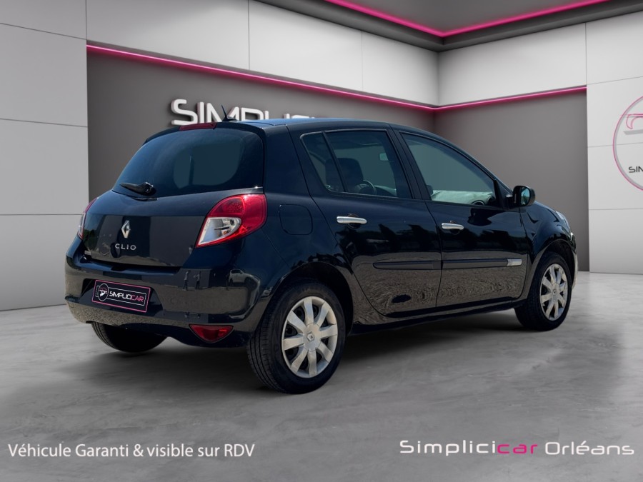 RENAULT d'occasion CLIO TOMTOM TCE 100 de 2011 Orleans (45)﻿