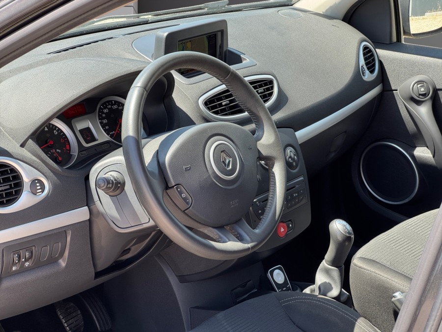 RENAULT d'occasion CLIO TOMTOM TCE 100 de 2011 Orleans (45)﻿