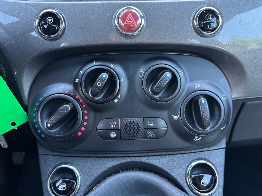 FIAT d'occasion 500 C C 1.0 HYBRIDE 70 Dolce Vita de 2021 Salon de