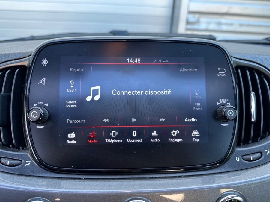 FIAT d'occasion 500 C C 1.0 HYBRIDE 70 Dolce Vita de 2021 Salon de