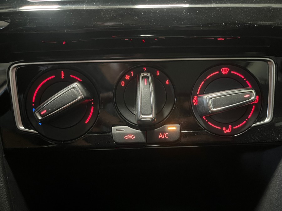 VOLKSWAGEN d'occasion POLO 1.2 TSI 90 MATCH de 2017 Fontainebleau