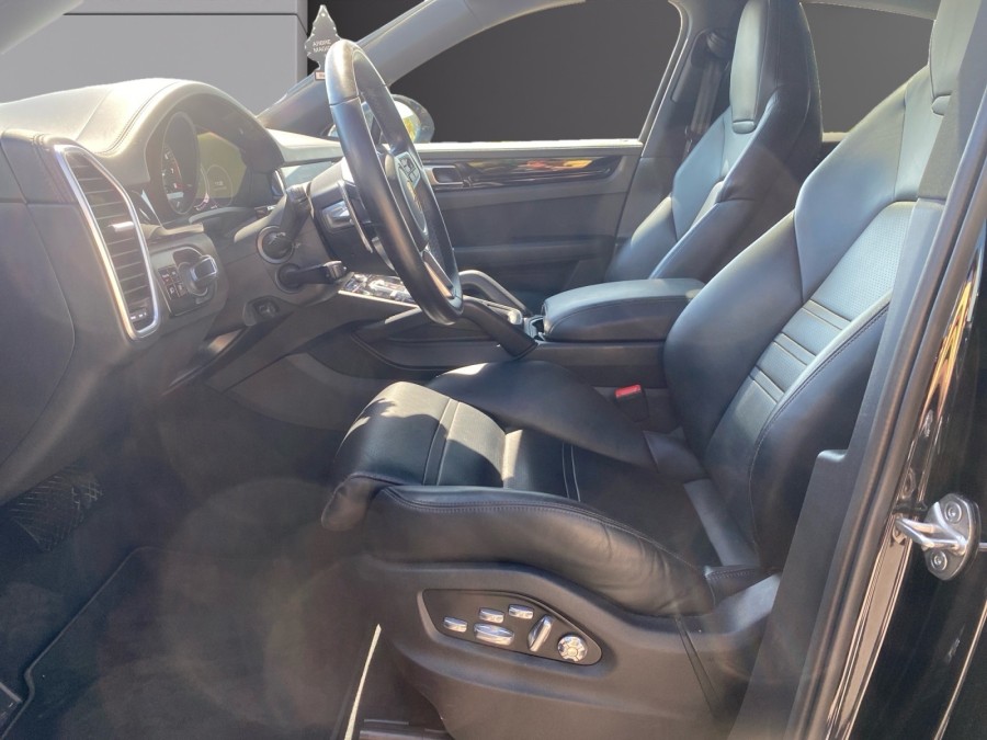 PORSCHE d'occasion CAYENNE 3.0 V6 E-HYBRID COUPE de 2020 Troyes (10)﻿