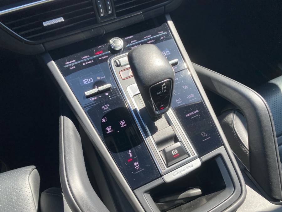 PORSCHE d'occasion CAYENNE 3.0 V6 E-HYBRID COUPE de 2020 Troyes (10)﻿