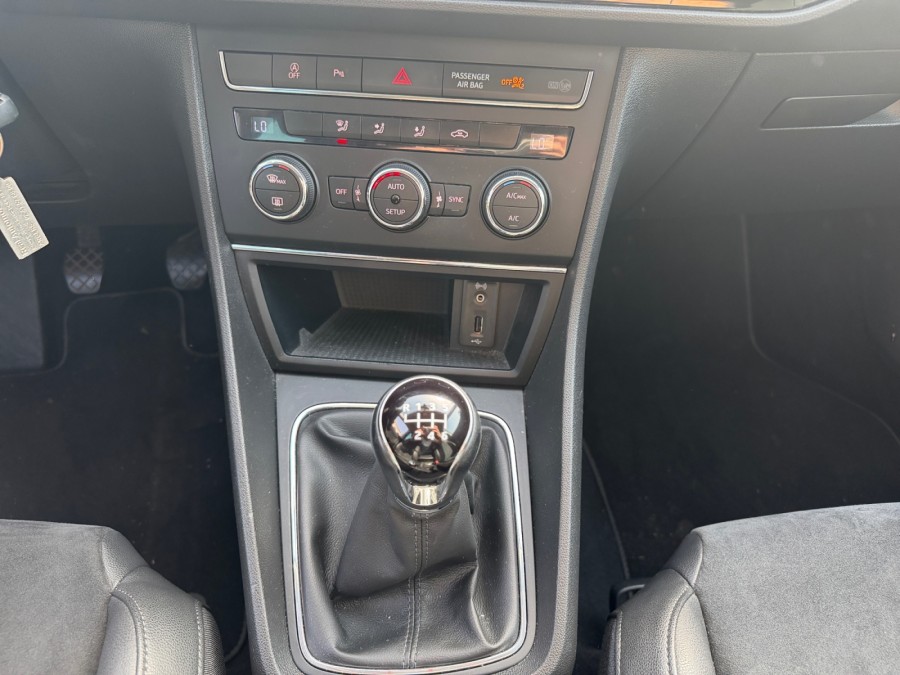 SEAT d'occasion LEON III 1.2 TSI 110 START/STOP Premium de 2016 Caen
