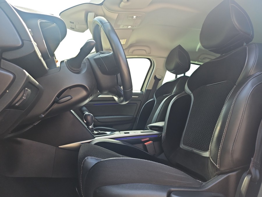 RENAULT d'occasion MEGANE TCE 130 INTENS EDC de 2018 Orgeval Verneuil