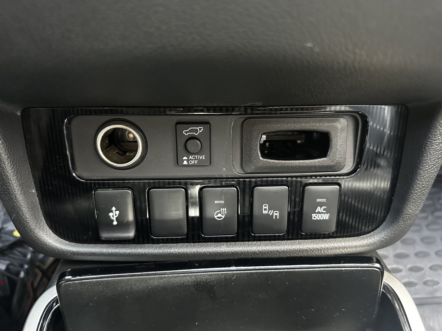 MITSUBISHI d'occasion OUTLANDER PHEV TWIN MOTOR INVITE 4WD de 2019