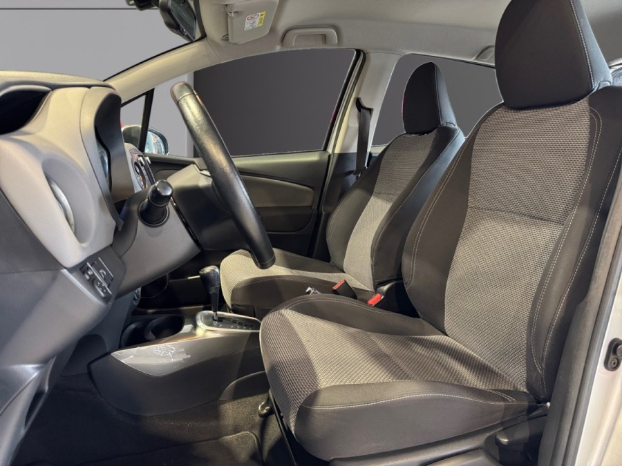 TOYOTA d'occasion YARIS HSD 100H de 2017 Narbonne (11)﻿