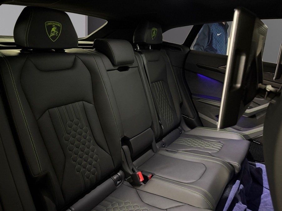 LAMBORGHINI d'occasion URUS 4.0 V8 Hybrid SE de 2026 MONTREUIL (93)﻿