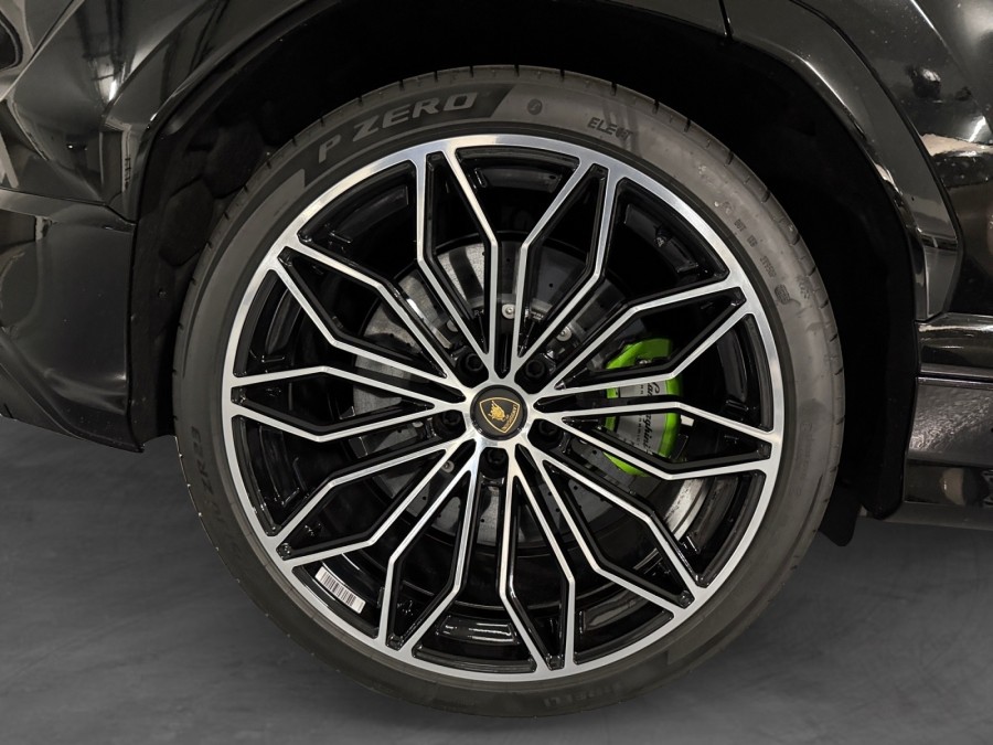LAMBORGHINI d'occasion URUS 4.0 V8 Hybrid SE de 2026 MONTREUIL (93)﻿