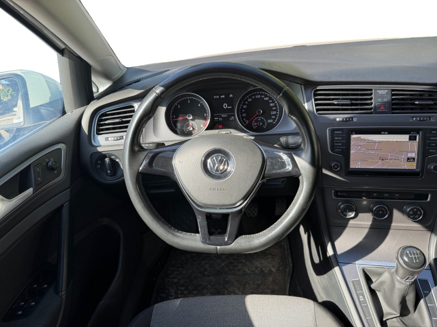 VOLKSWAGEN d'occasion GOLF VII TREND LINE de 2016 Orgeval Verneuil