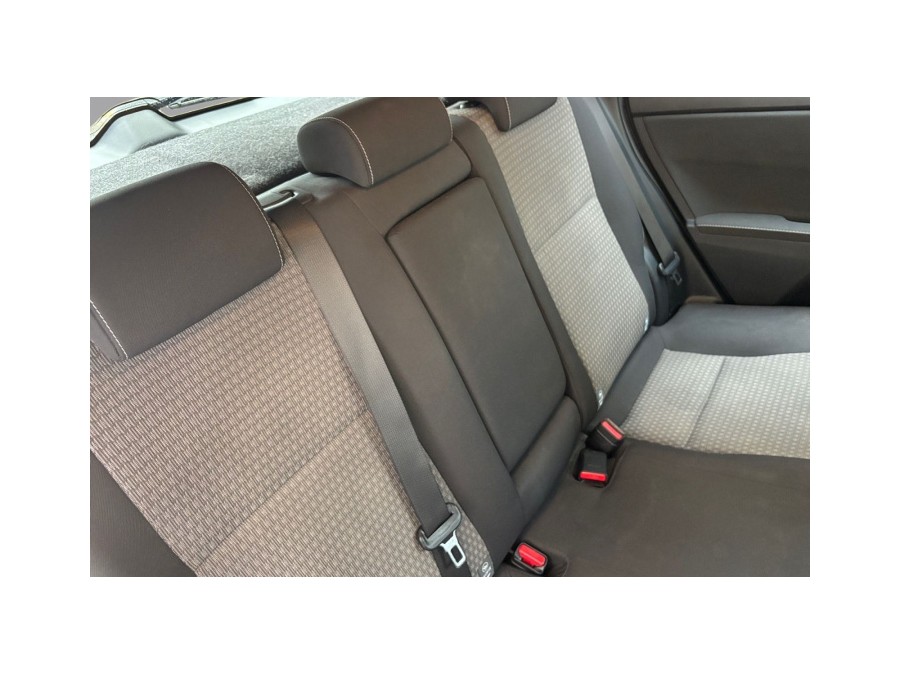 TOYOTA d'occasion AURIS 136H COLLECTION de 2018 Nice (06)﻿