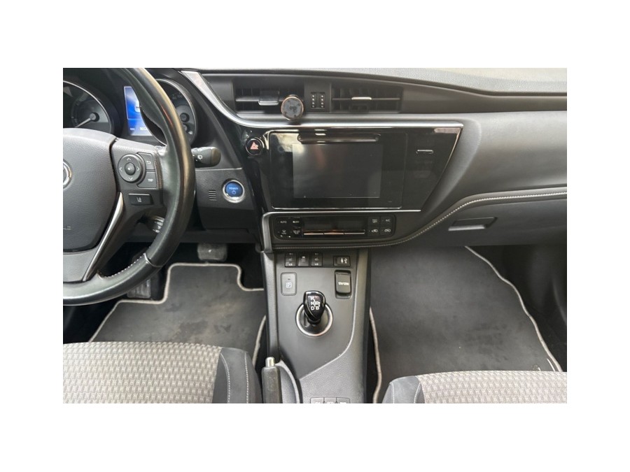 TOYOTA d'occasion AURIS 136H COLLECTION de 2018 Nice (06)﻿