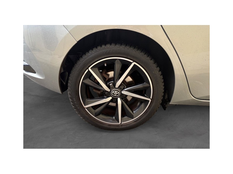 TOYOTA d'occasion AURIS 136H COLLECTION de 2018 Nice (06)﻿