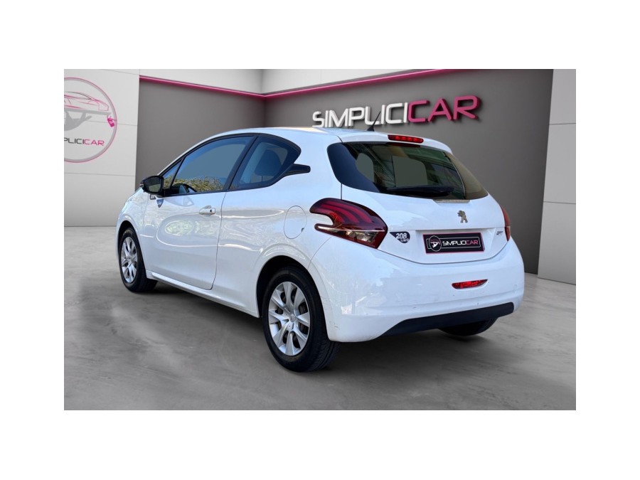 PEUGEOT d'occasion 208 1.2 PURE TECH 68 LIKE de 2017 Nice (06)﻿