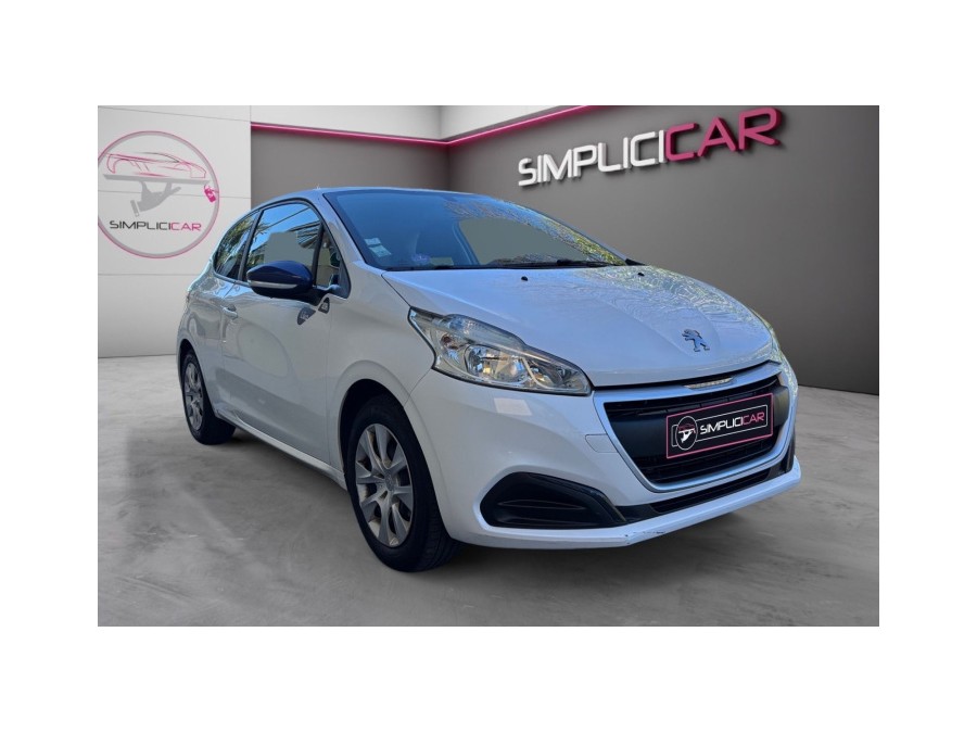 PEUGEOT d'occasion 208 1.2 PURE TECH 68 LIKE de 2017 Nice (06)﻿